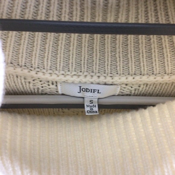 Vintage Jodifl women’s cream mock neck poet sleeves cable knit sweater size sm. - Picture 3 of 10